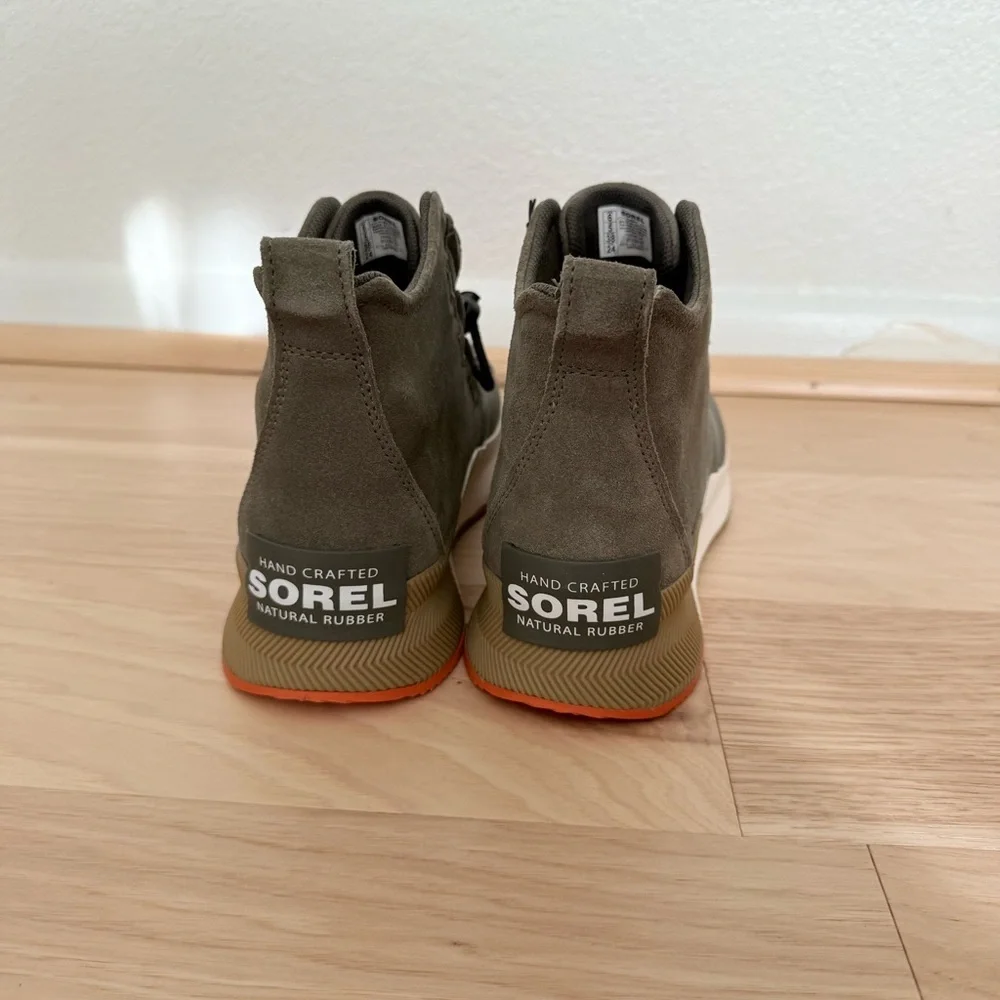 New Sorel Youth Out N About Classic Boot waterproof Size 6